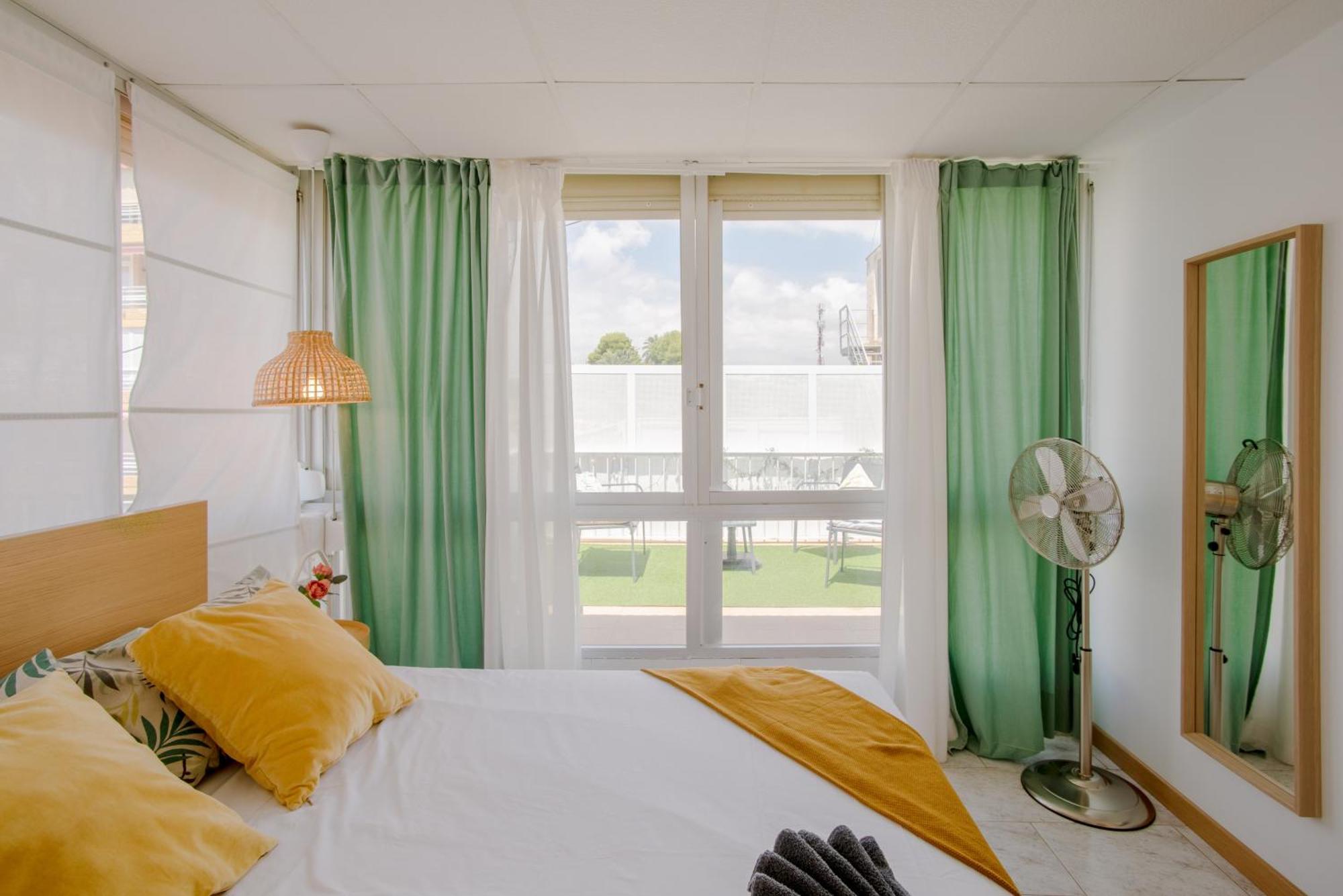 Atico Frente Al Mar 2 Terrazas Barbacoa Y Parking Sujeto A Disponibilidad Apartman El Campello Kültér fotó
