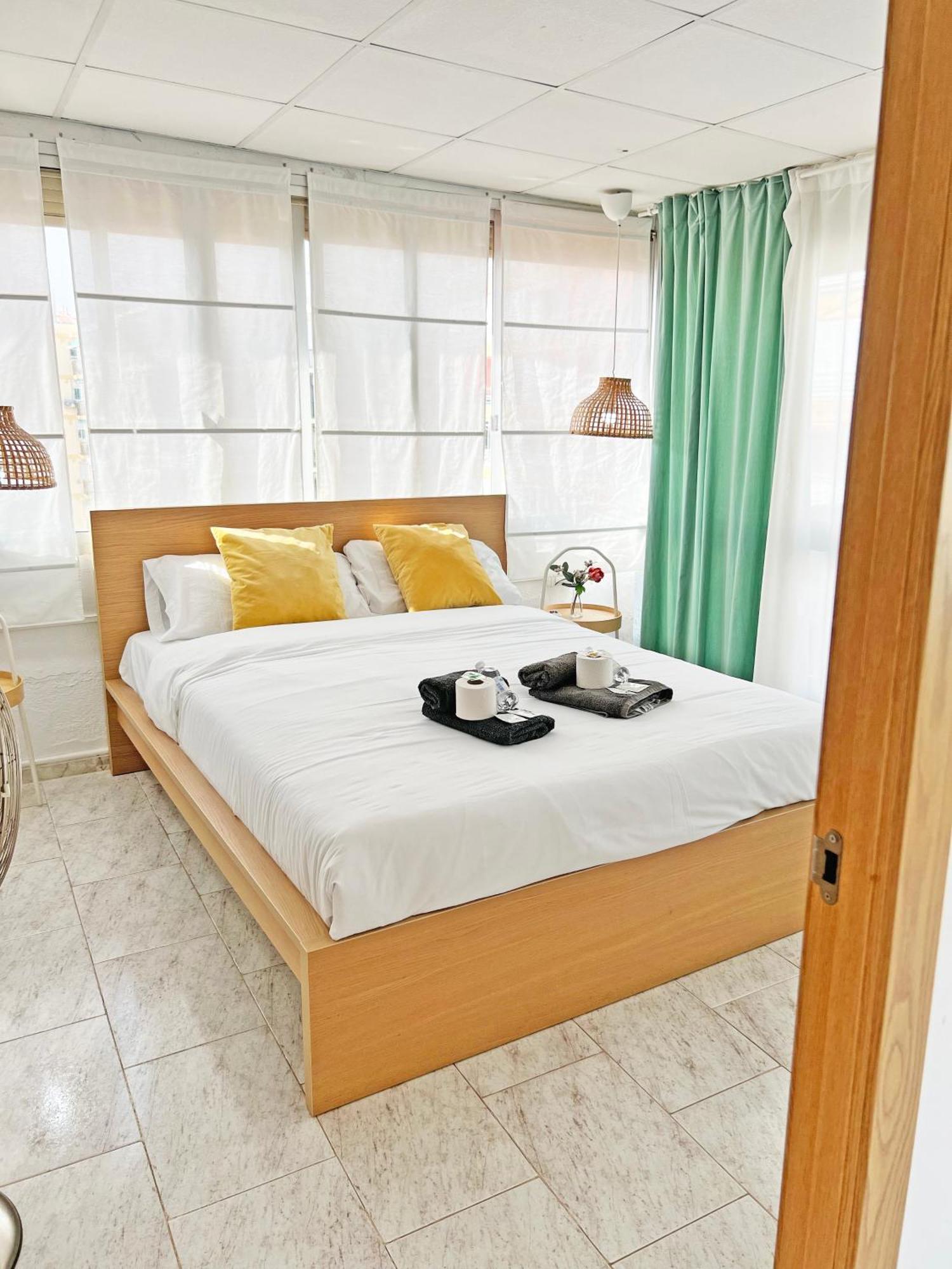 Atico Frente Al Mar 2 Terrazas Barbacoa Y Parking Sujeto A Disponibilidad Apartman El Campello Kültér fotó