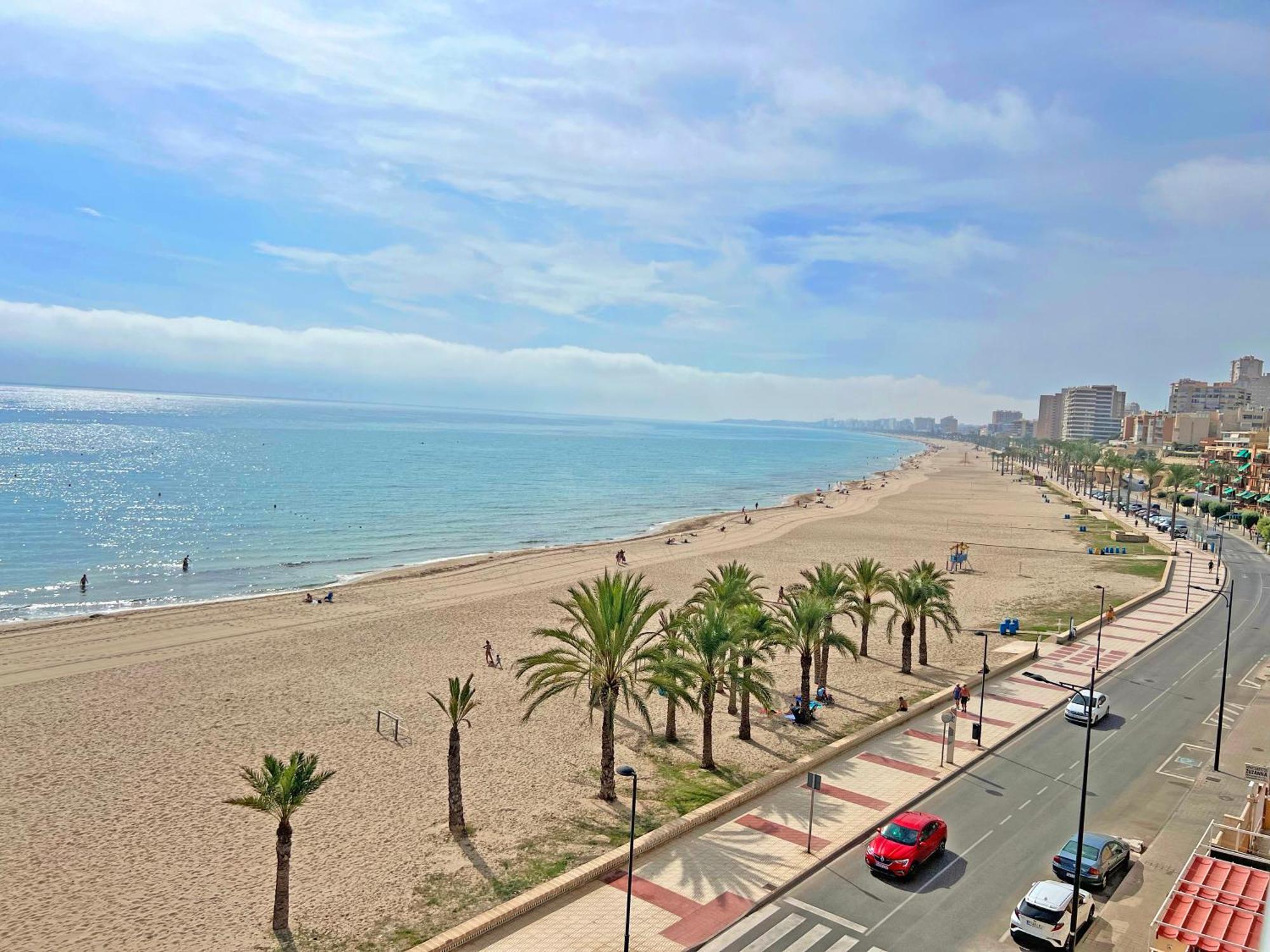 Atico Frente Al Mar 2 Terrazas Barbacoa Y Parking Sujeto A Disponibilidad Apartman El Campello Kültér fotó