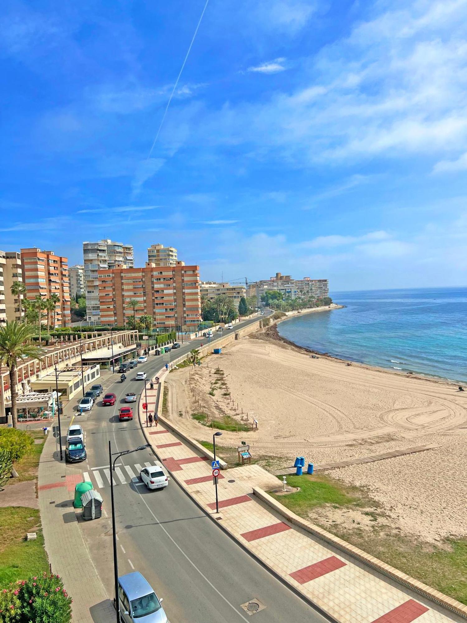 Atico Frente Al Mar 2 Terrazas Barbacoa Y Parking Sujeto A Disponibilidad Apartman El Campello Kültér fotó