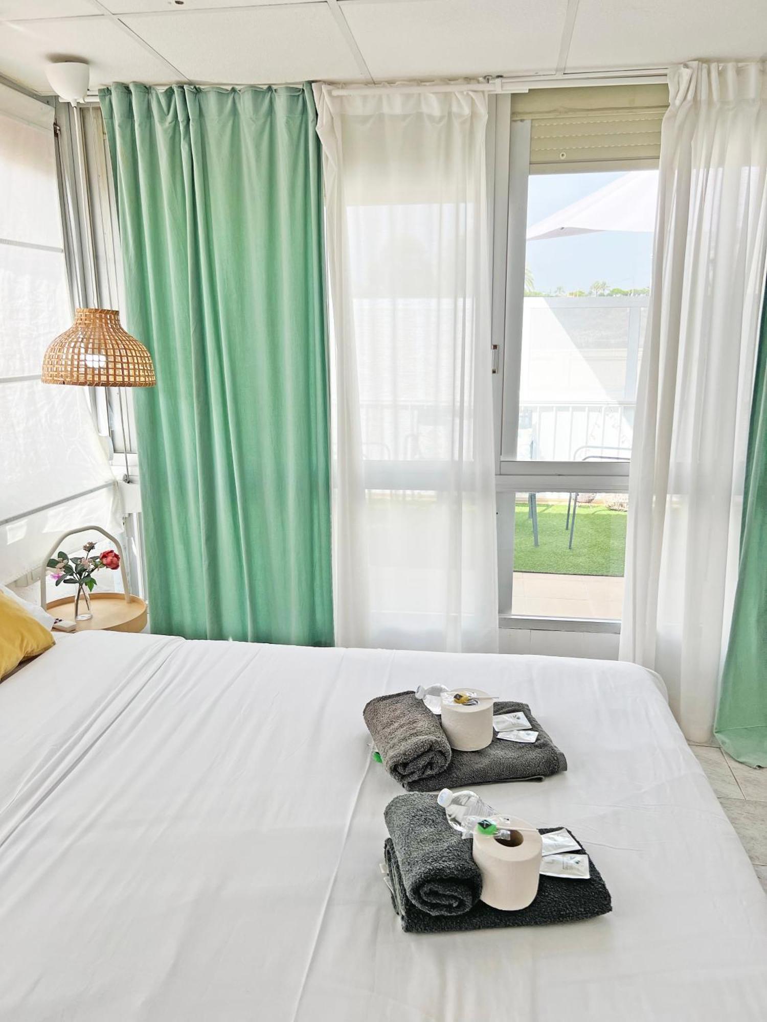 Atico Frente Al Mar 2 Terrazas Barbacoa Y Parking Sujeto A Disponibilidad Apartman El Campello Kültér fotó