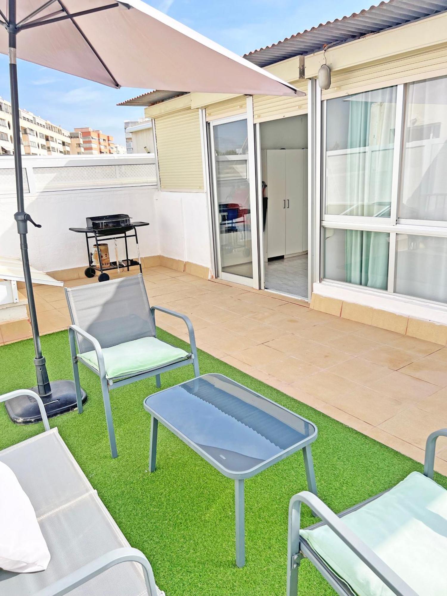 Atico Frente Al Mar 2 Terrazas Barbacoa Y Parking Sujeto A Disponibilidad Apartman El Campello Kültér fotó